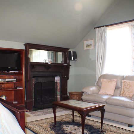 Storey Grange Springwood Bilik gambar
