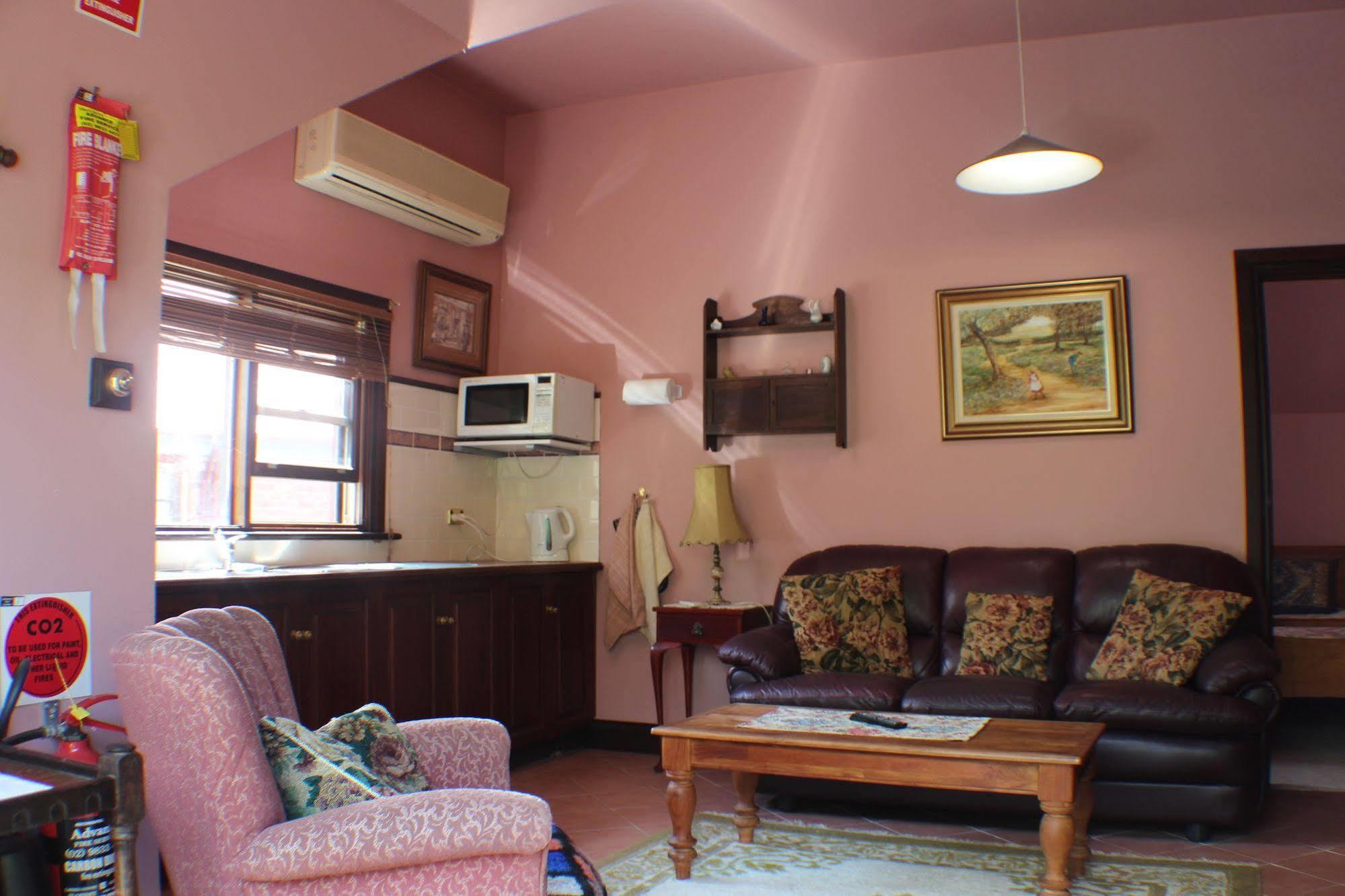 Storey Grange Springwood Luaran gambar